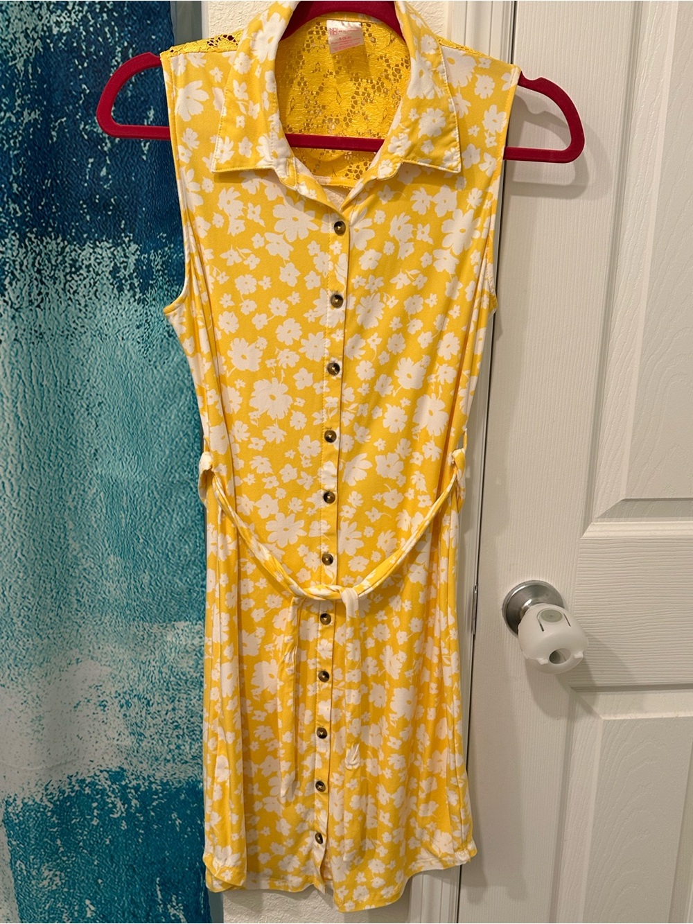 No Boundaries Yellow and White Floral Button-Front Sleeveless Dress